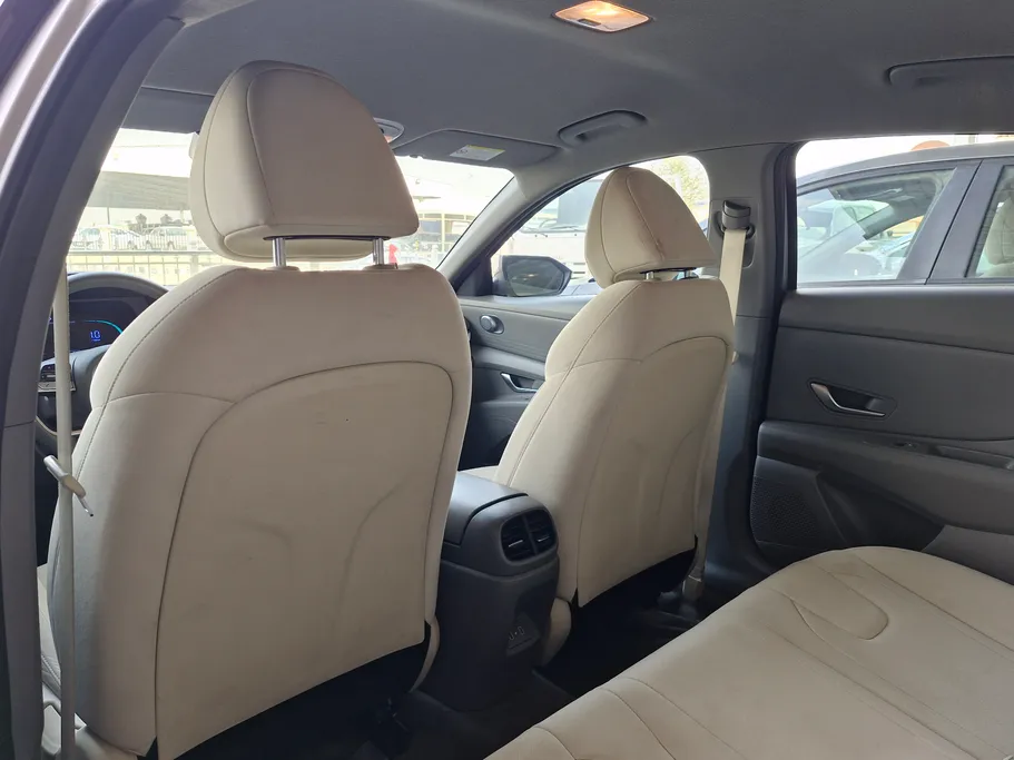 2024 Hyundai Elantra Smart 