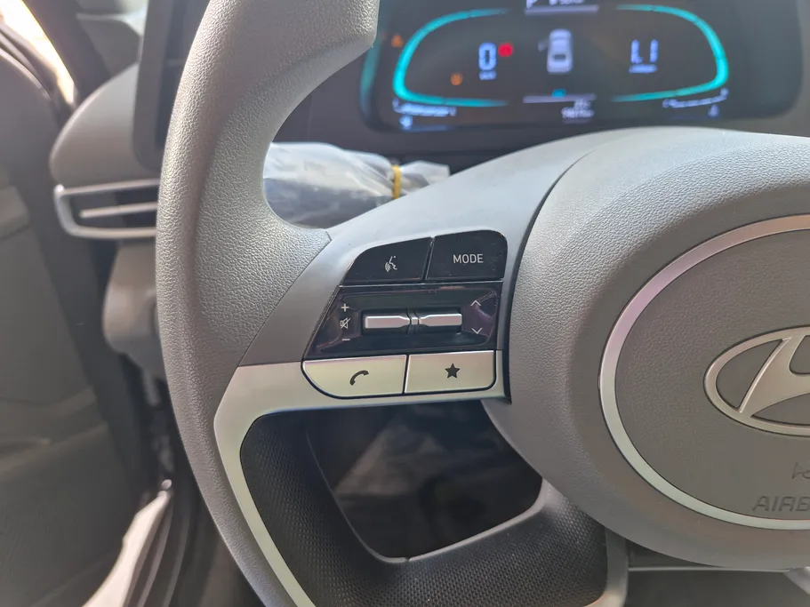 2024 Hyundai Elantra Smart 