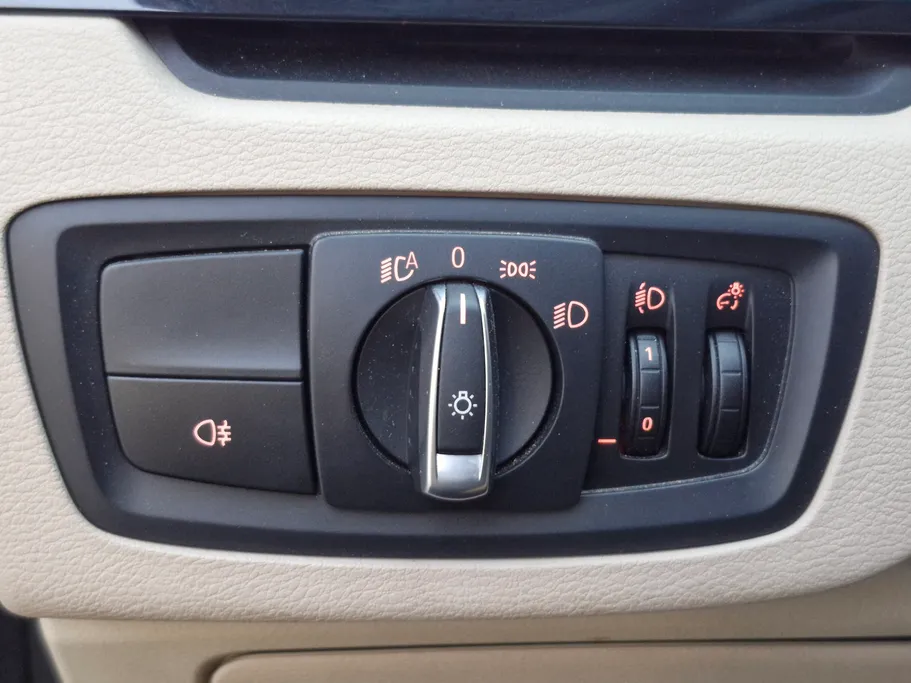 بي ام دبليو الفئة اكس 1 S Drive 20 i  2022 