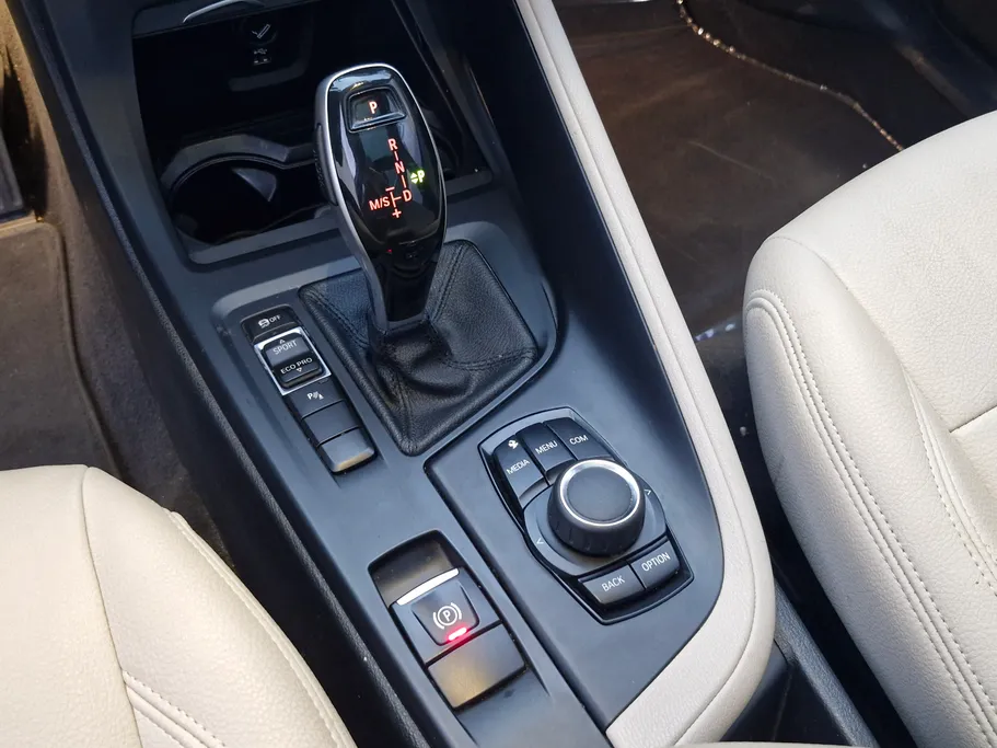 بي ام دبليو الفئة اكس 1 S Drive 20 i  2022 