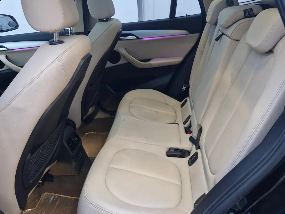 بي ام دبليو الفئة اكس 1 S Drive 20 i  2022 