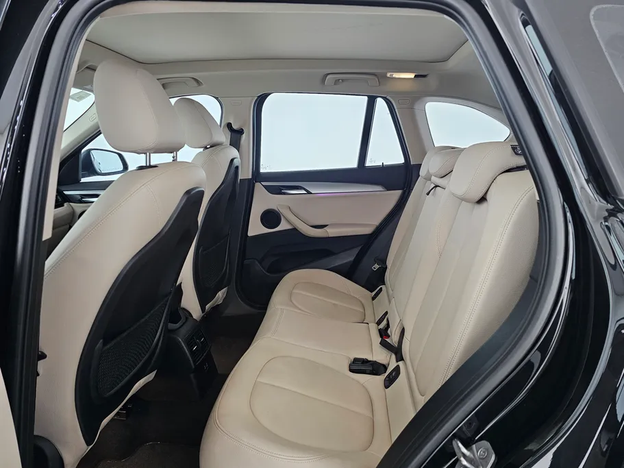 بي ام دبليو الفئة اكس 1 S Drive 20 i  2022 