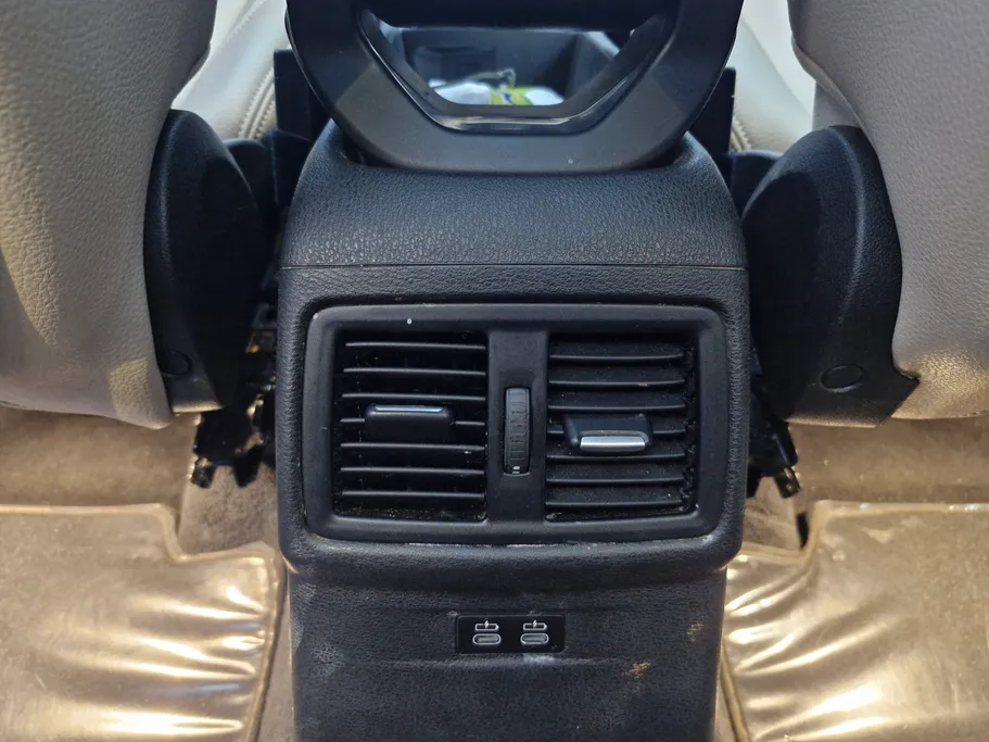 بي ام دبليو الفئة اكس 1 S Drive 20 i  2022 