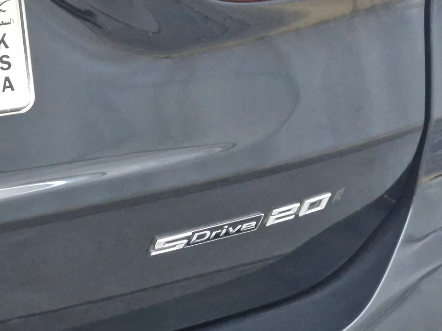 بي ام دبليو الفئة اكس 1 S Drive 20 i  2022 