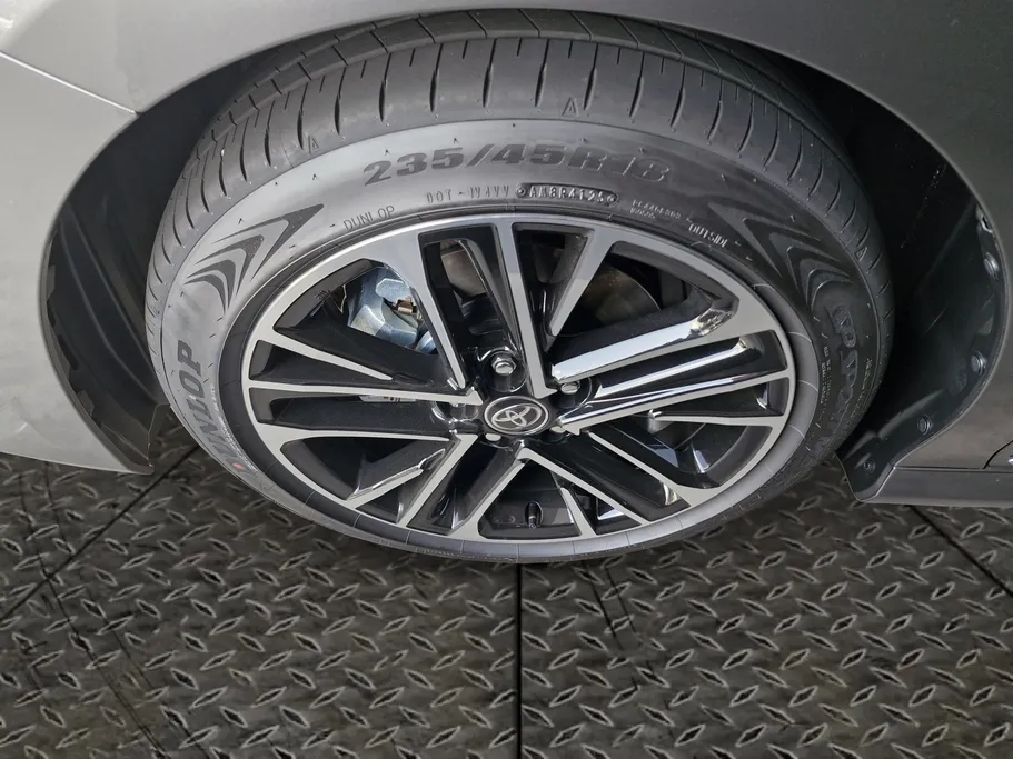 2025 Toyota Camry  LUMIERE HEV 