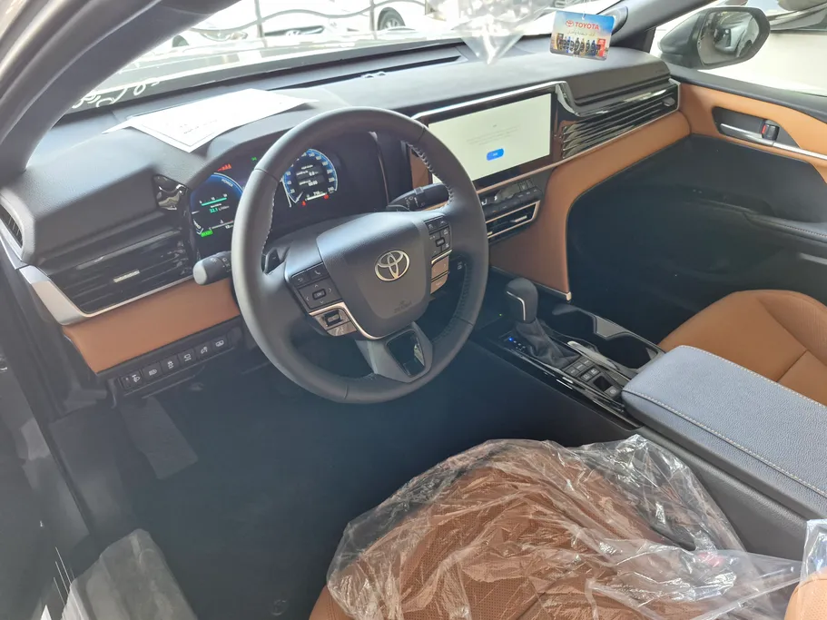 2025 Toyota Camry  LUMIERE HEV 