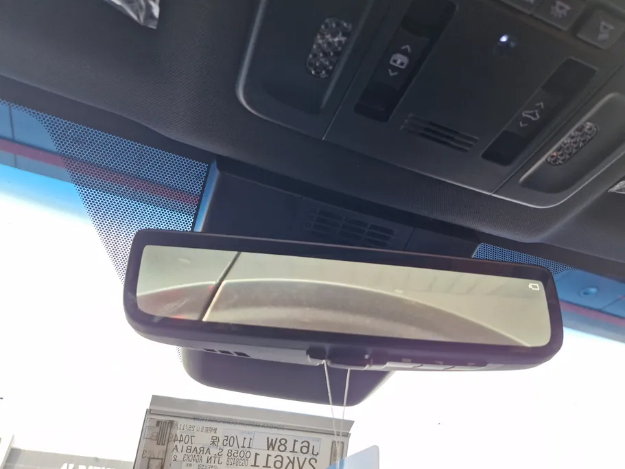 2025 Toyota Camry  LUMIERE HEV 