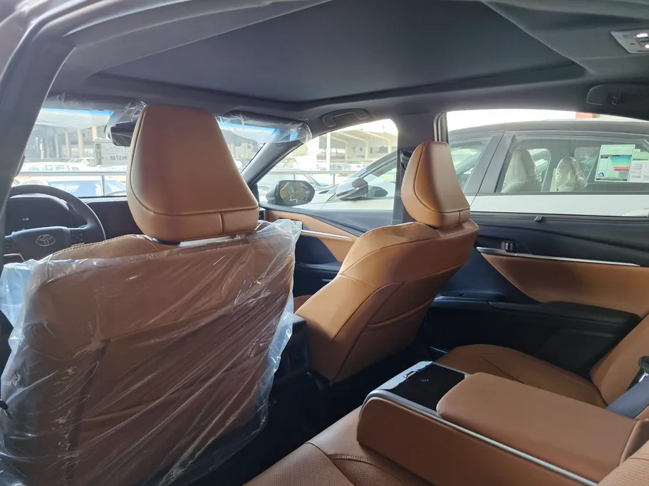 2025 Toyota Camry  LUMIERE HEV 