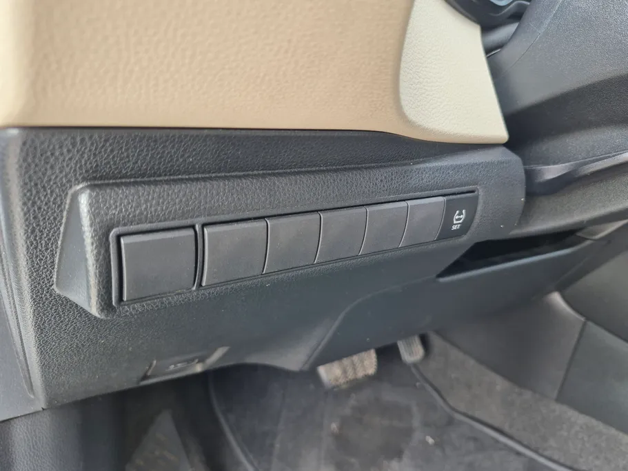 تويوتا كورولا XLI 2023 