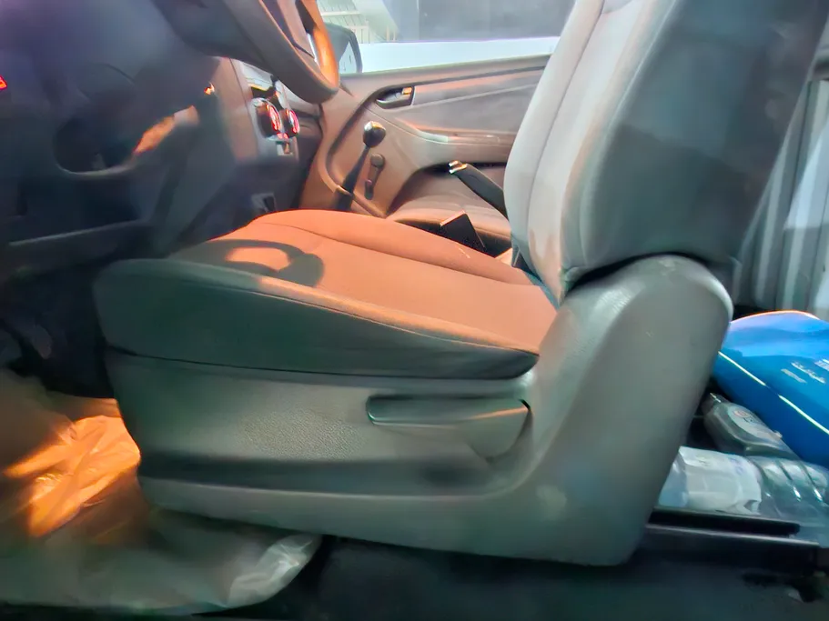 ايسوزو دي ماكس Regular Cab أجناب 2022 