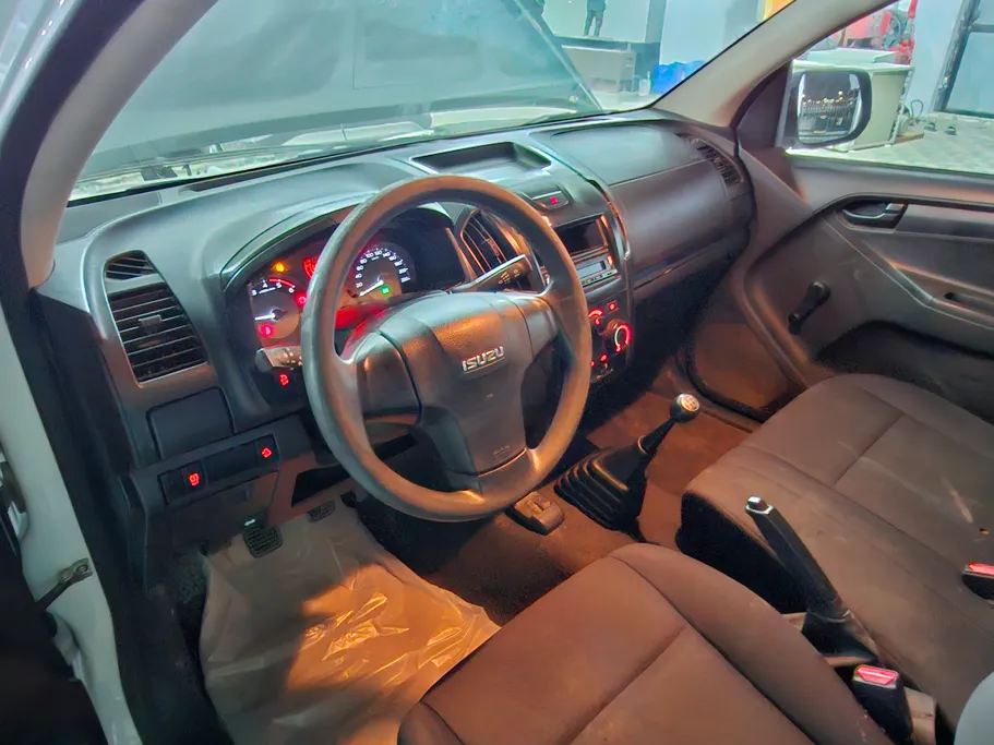 ايسوزو دي ماكس Regular Cab أجناب 2022 