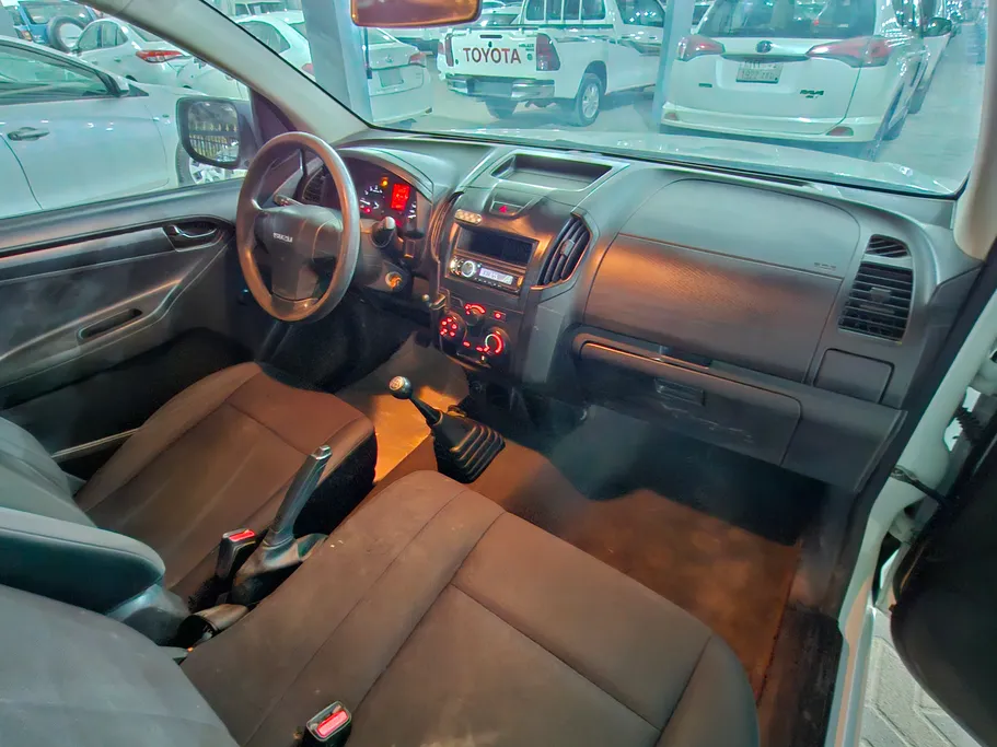 ايسوزو دي ماكس Regular Cab أجناب 2022 