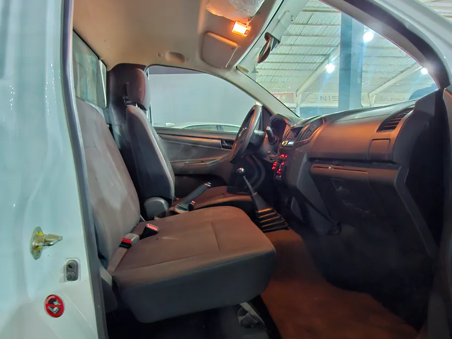 ايسوزو دي ماكس Regular Cab أجناب 2022 