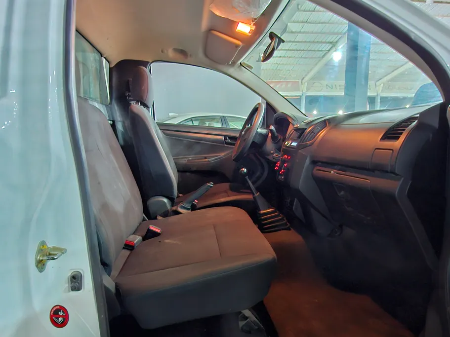 ايسوزو دي ماكس Regular Cab أجناب 2022 