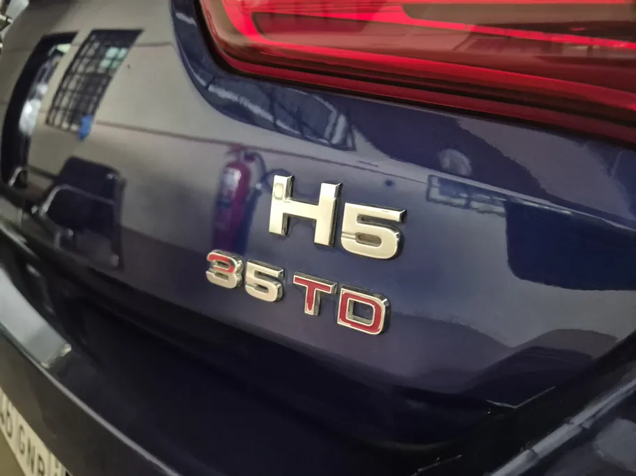 2024 Hongqi H5 Flagship 