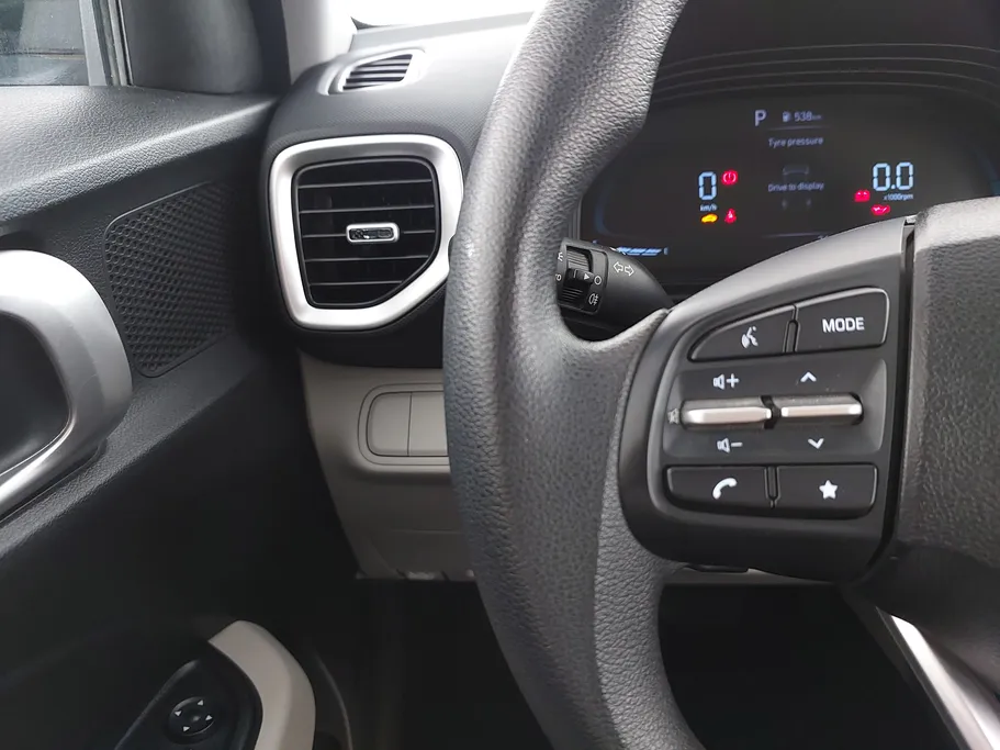 2024 Hyundai Venue Smart 