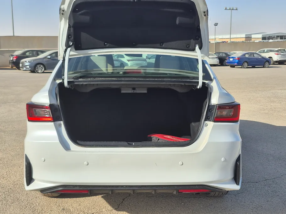 تويوتا يارس Y 2023 