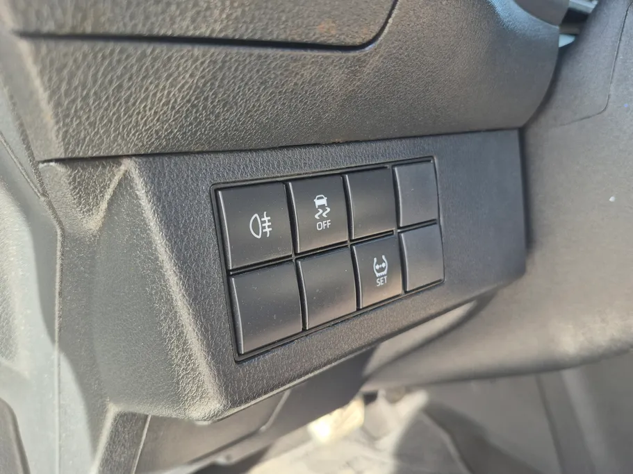 تويوتا يارس Y 2023 