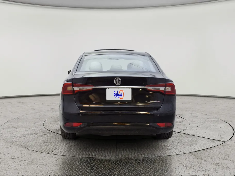 ام جي 5 LUX 2023 