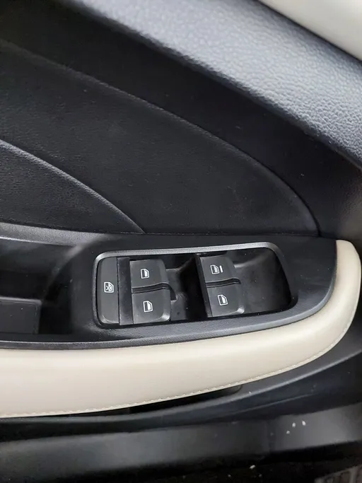 2023 ام جي 5 LUX 