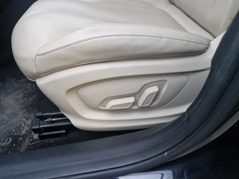 ام جي 5 LUX 2023 