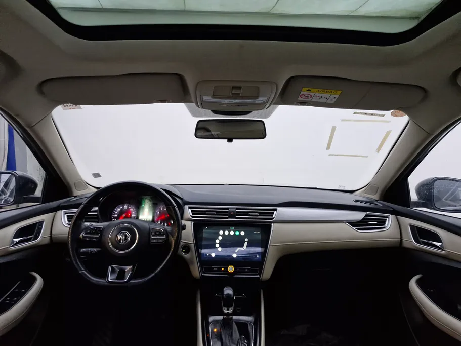 ام جي 5 LUX 2023 