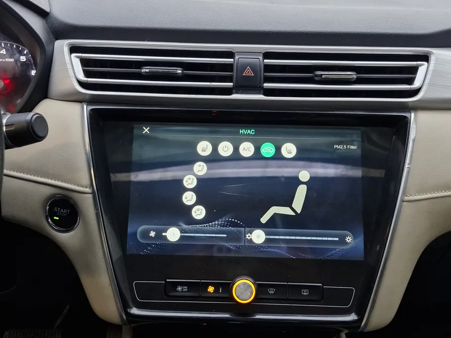 ام جي 5 LUX 2023 