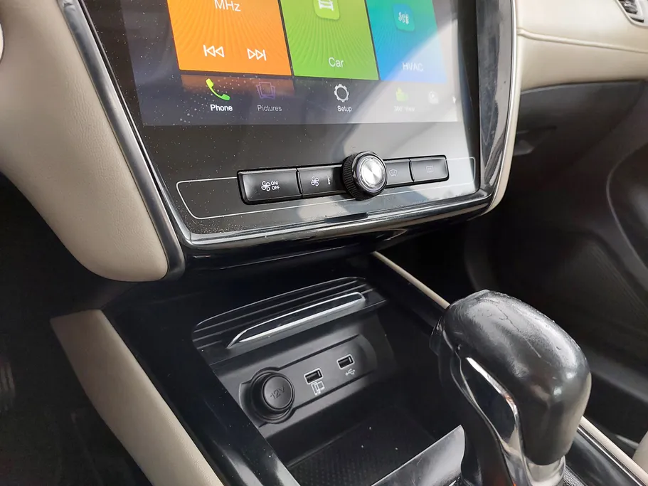 2023 ام جي 5 LUX 