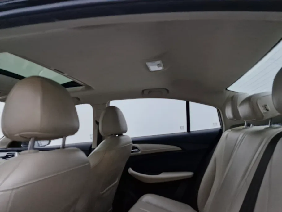 ام جي 5 LUX 2023 