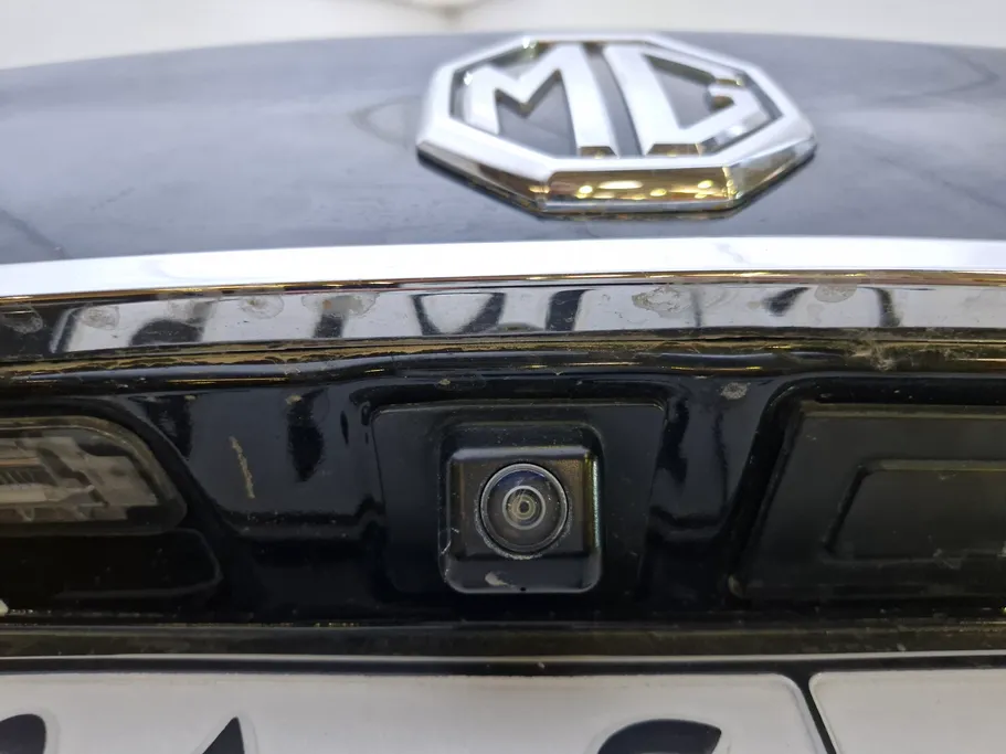 ام جي 5 LUX 2023 