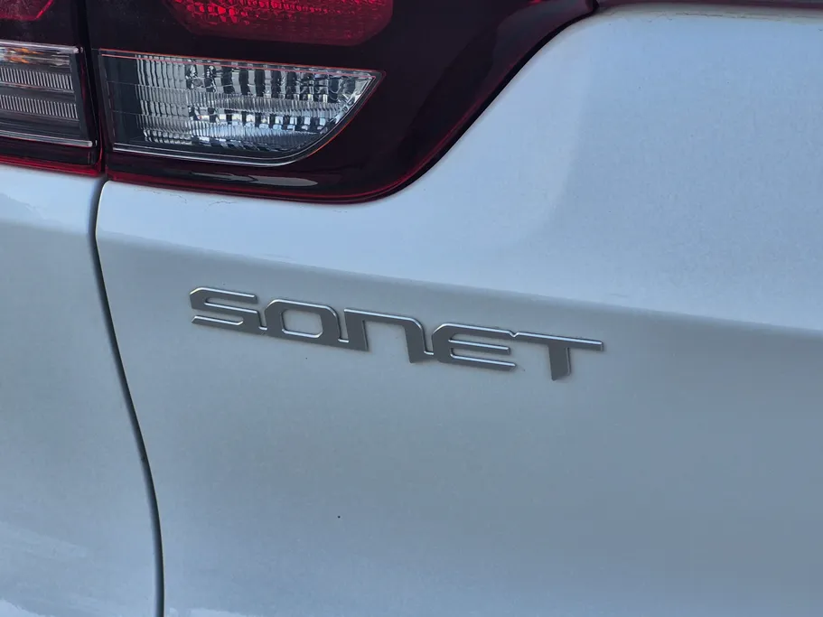 2023 Kia SONET LX 