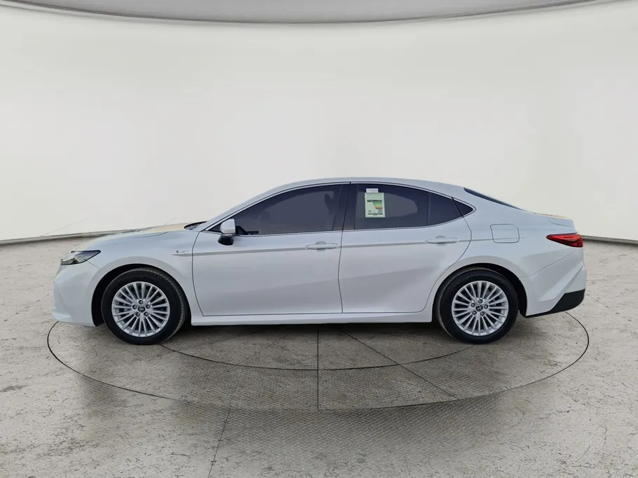 تويوتا كامري E Plus HEV 2025 