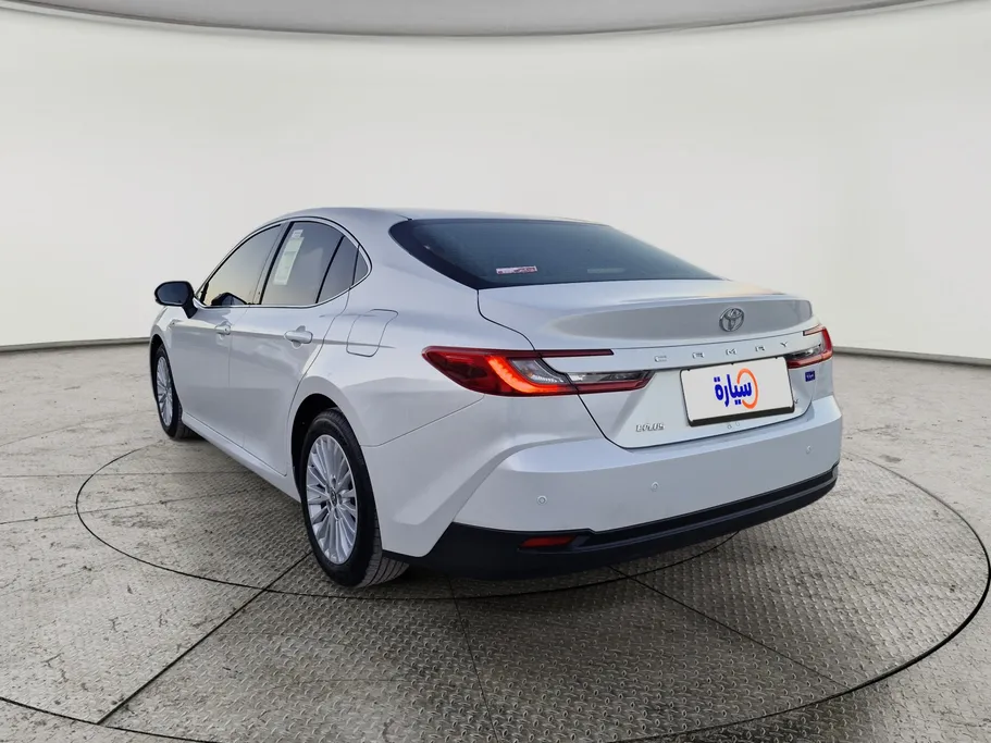 تويوتا كامري E Plus HEV 2025 