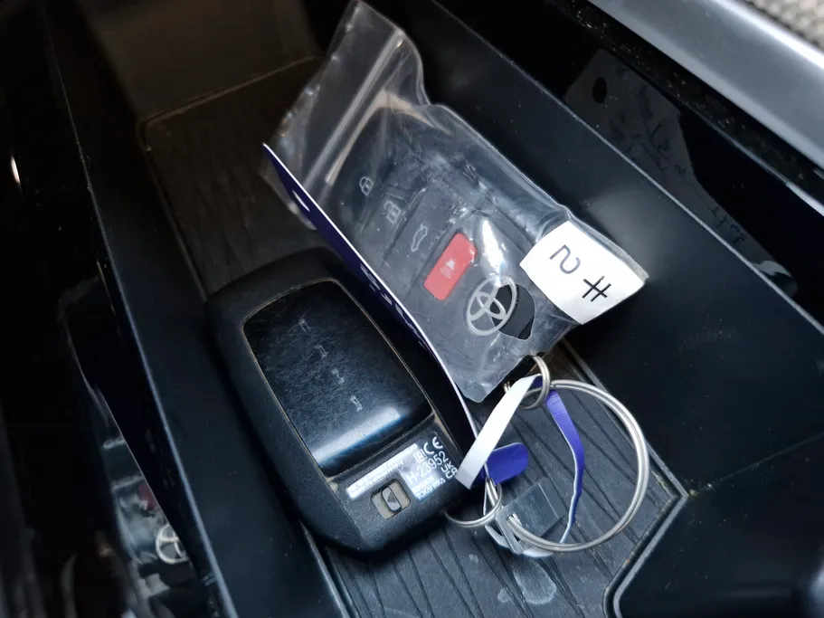 تويوتا كامري E Plus HEV 2025 