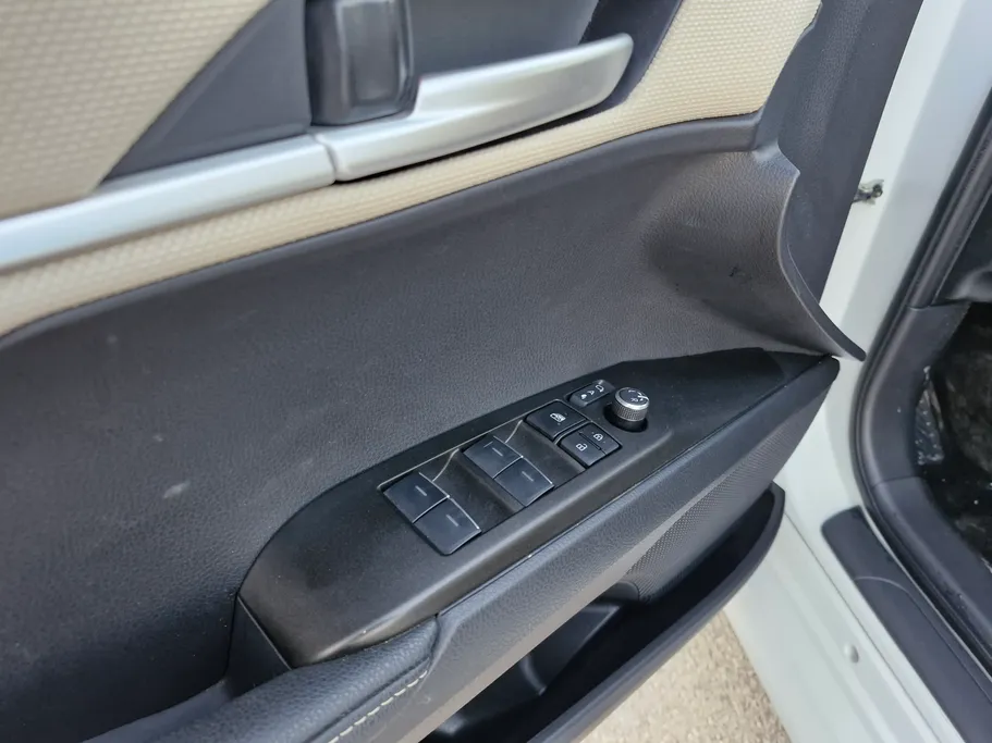 تويوتا كامري E Plus HEV 2025 