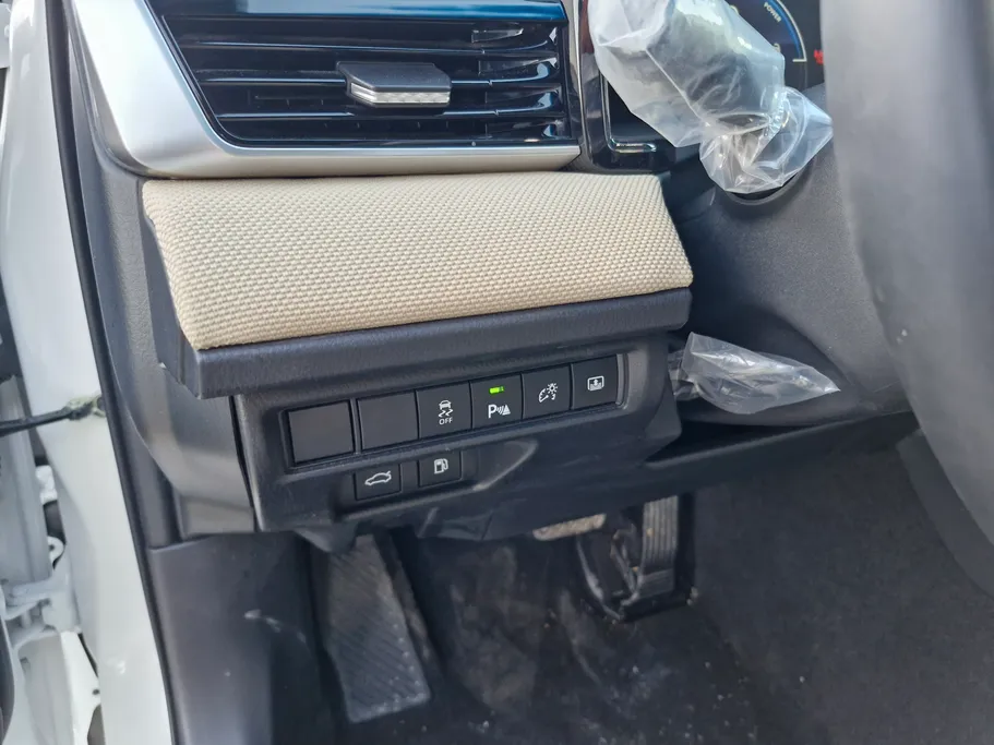 تويوتا كامري E Plus HEV 2025 