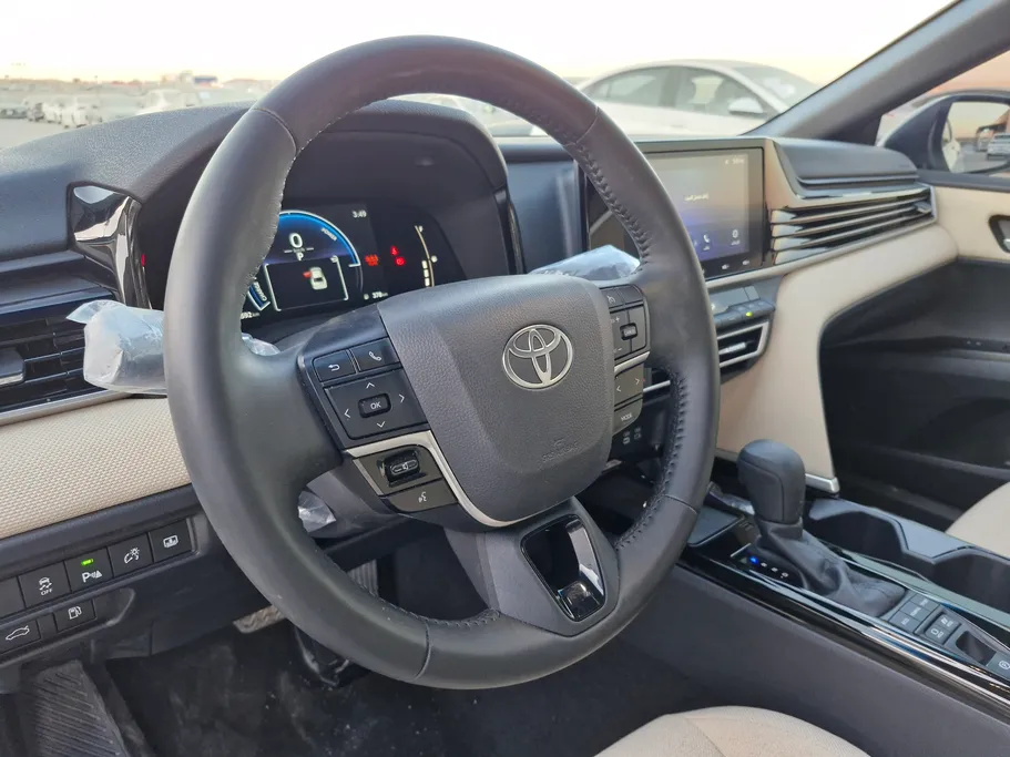 تويوتا كامري E Plus HEV 2025 