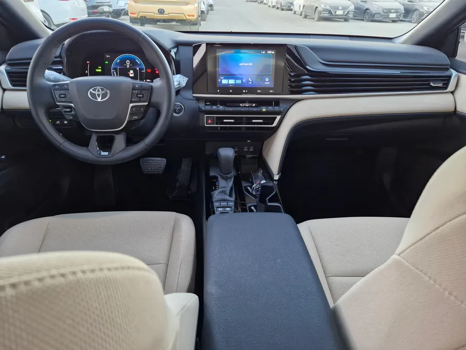 تويوتا كامري E Plus HEV 2025 