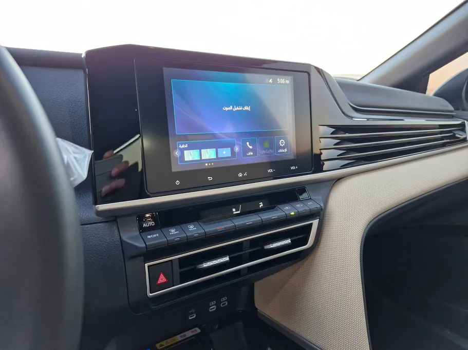 تويوتا كامري E Plus HEV 2025 