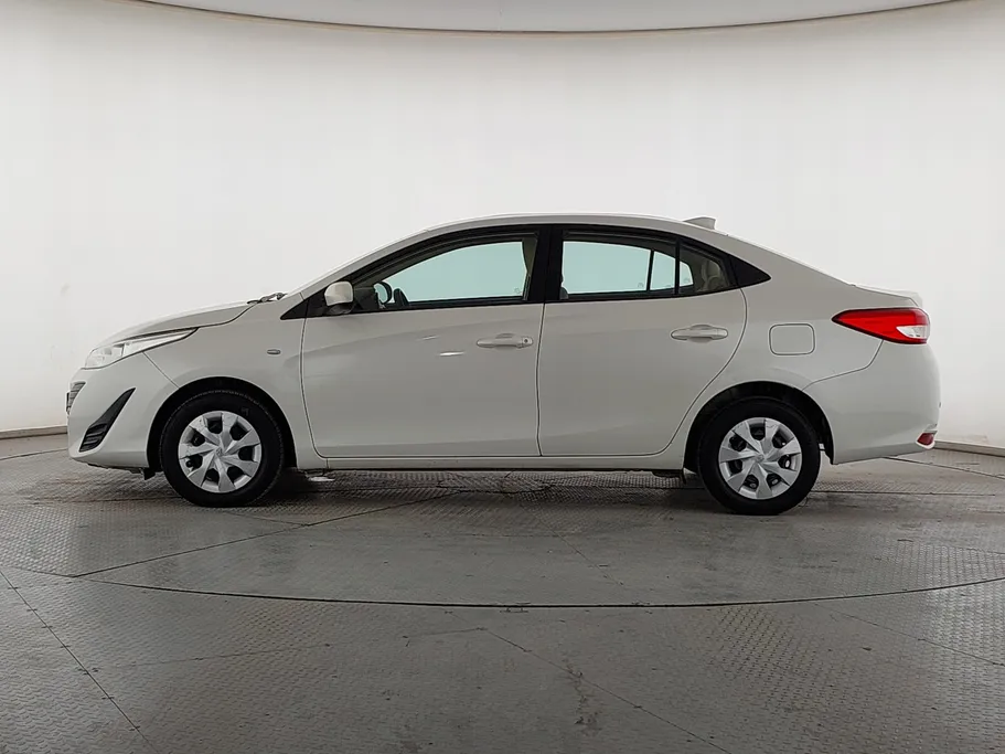 2019 Toyota Yaris  Y 