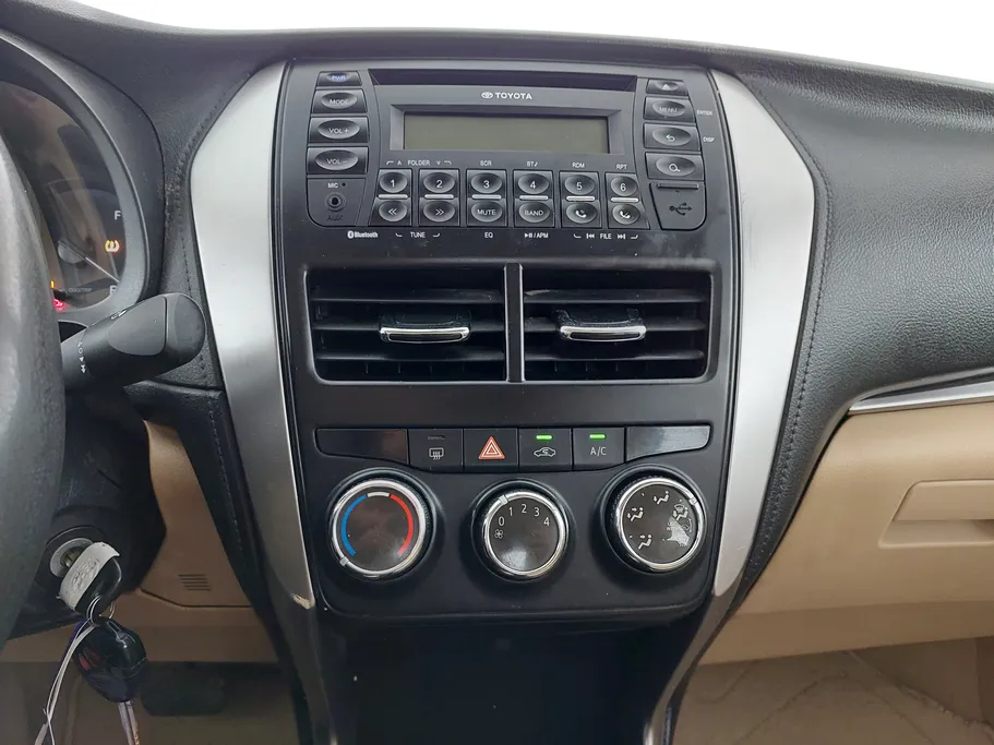 2019 Toyota Yaris  Y 