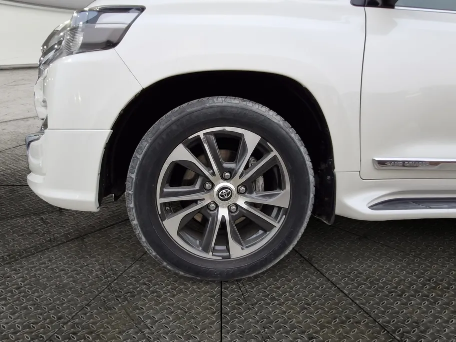 تويوتا لاندكروزر GXR Grand Touring 2020 