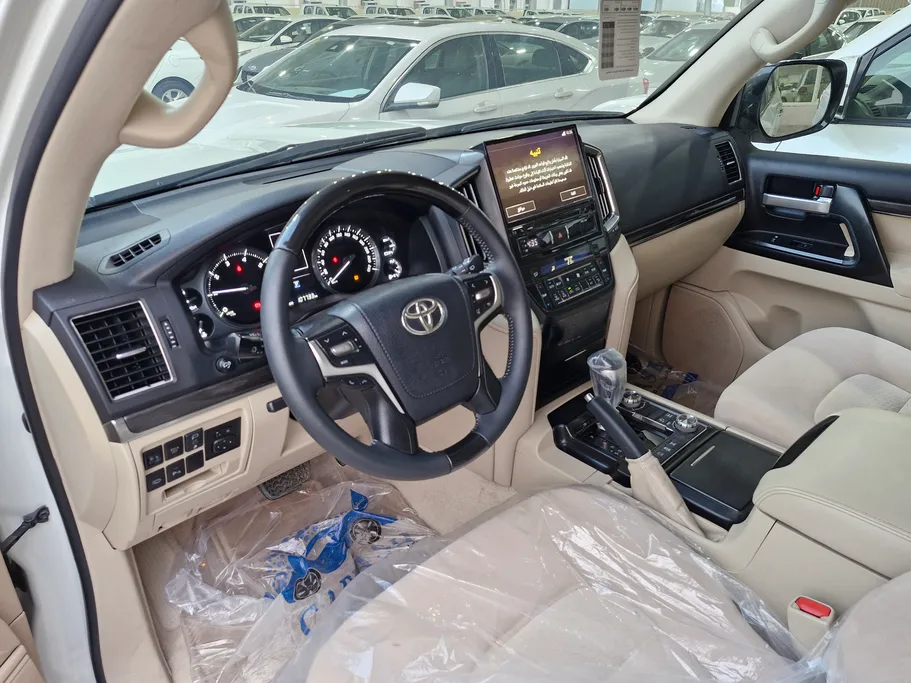 تويوتا لاندكروزر GXR Grand Touring 2020 