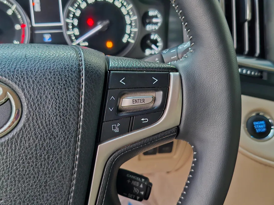 تويوتا لاندكروزر GXR Grand Touring 2020 