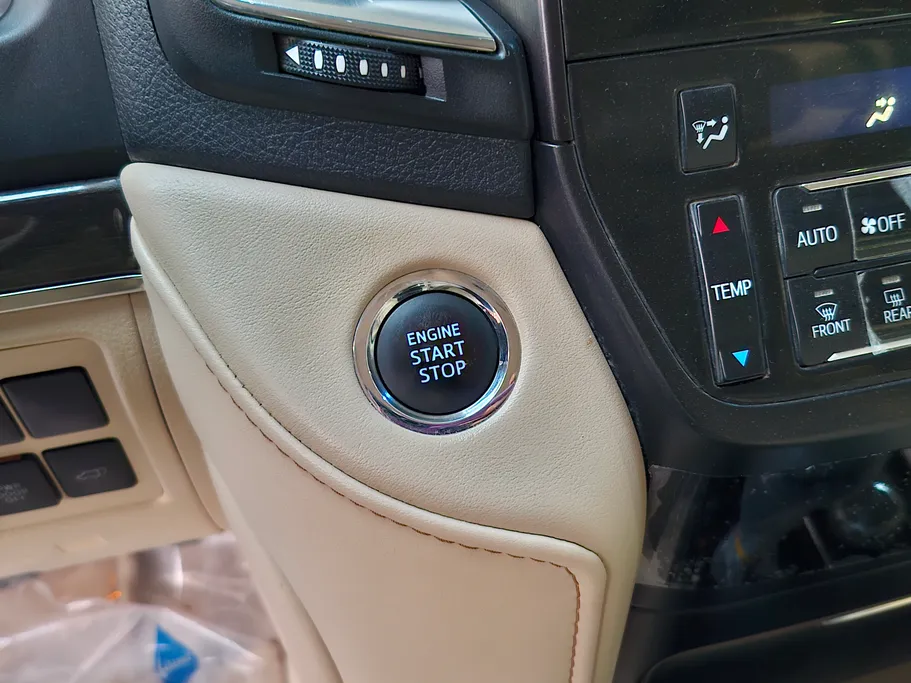 تويوتا لاندكروزر GXR Grand Touring 2020 