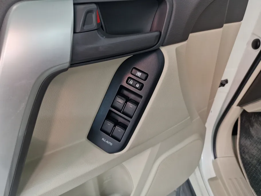 2023 Toyota Prado TXL 