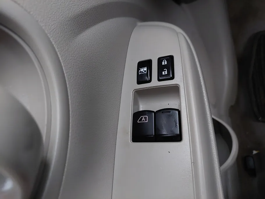 2022 Nissan Sunny SV 