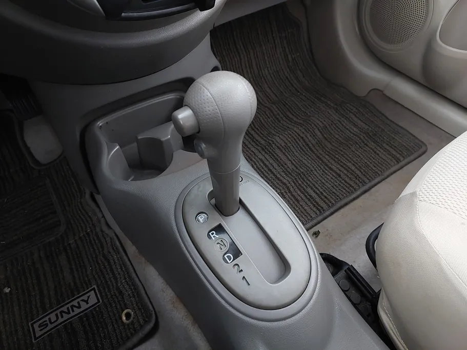 2022 Nissan Sunny SV 