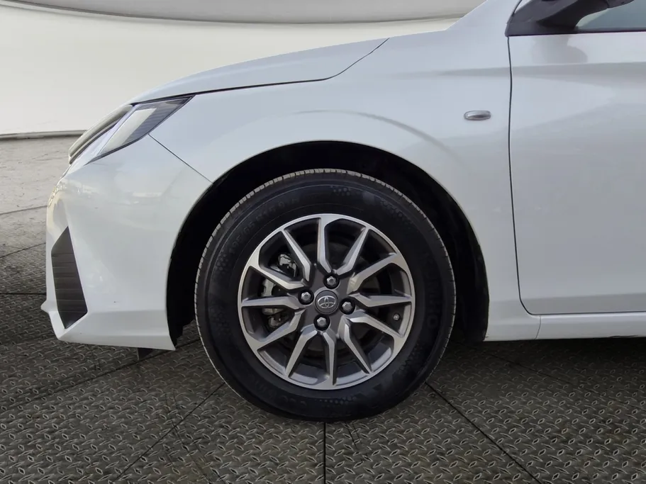 2023 Toyota Yaris  Y 