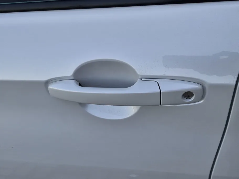 2023 Toyota Yaris  Y 